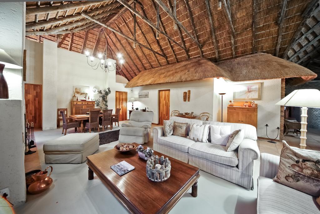50 On Shepherd Boutique Guest House Sandton Ngoại thất bức ảnh