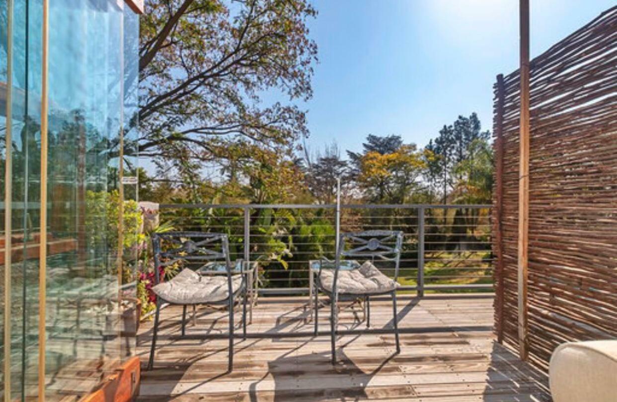 50 On Shepherd Boutique Guest House Sandton Ngoại thất bức ảnh