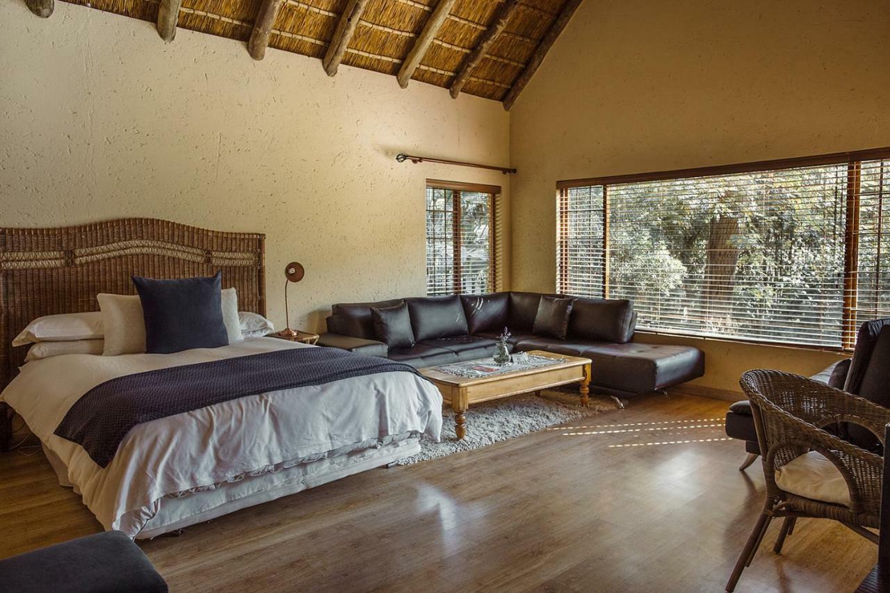 50 On Shepherd Boutique Guest House Sandton Ngoại thất bức ảnh